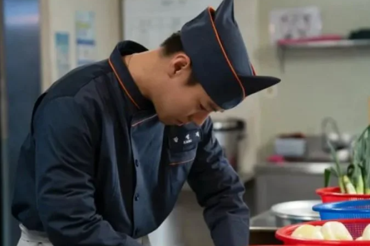 Masakan Sungjae Jadi Favorit Anggota Barak! Nonton The Legend of Kitchen Soldier (2026) Episode 4 Subtitle Indonesia